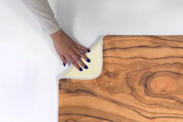 Teppich Holz mit einem Knoten