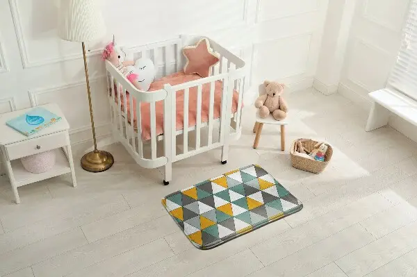 Kinderteppich Dreieckiges geometrisches Muster