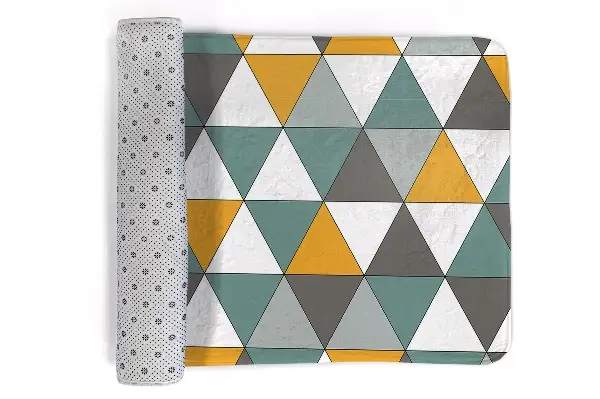 Kinderteppich Dreieckiges geometrisches Muster