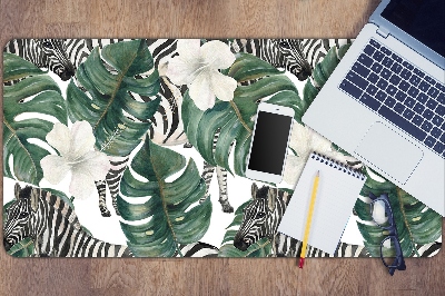 Büro-Schreibtischmatte Zebra in Blättern.