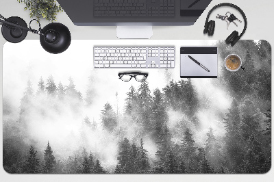 Büro-Schreibtischmatte Nebeliger Wald